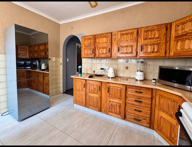 2 BEDROOM TOWNHOUSE FOR SALE IN THREE RIVERS